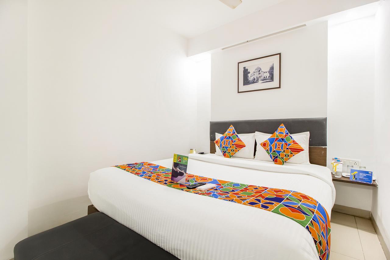 Hotel Fabexpress Kalyan - Nr Dairy Dan Circle Vadodara Esterno foto