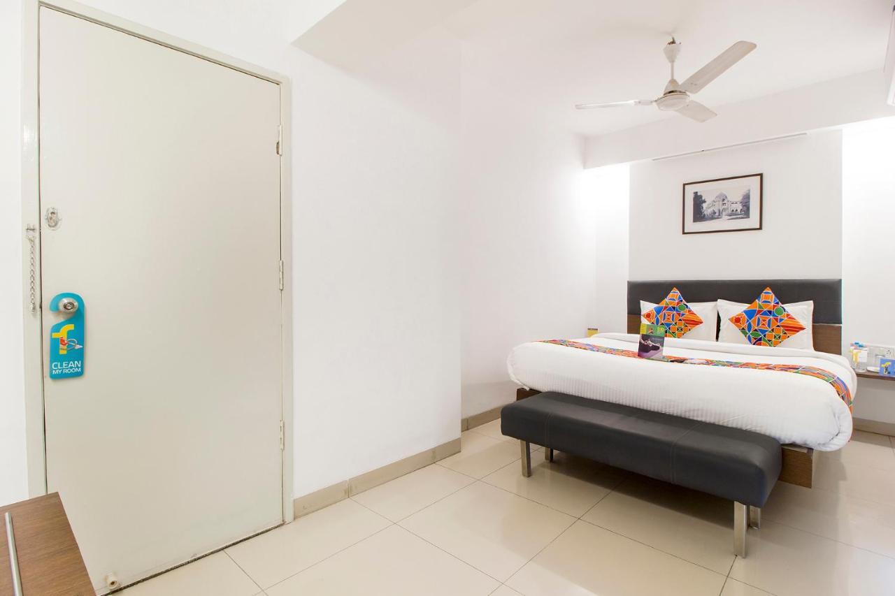 Hotel Fabexpress Kalyan - Nr Dairy Dan Circle Vadodara Esterno foto